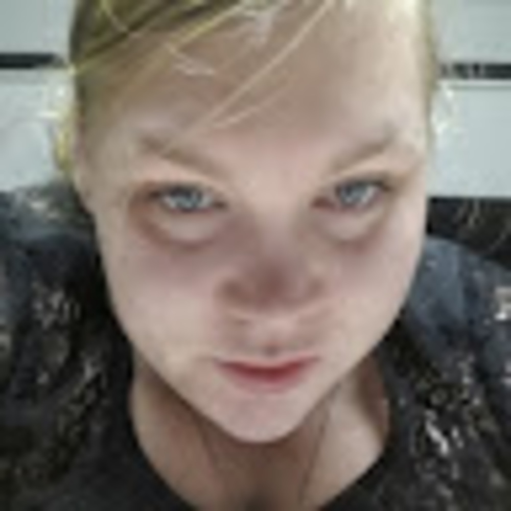 Meet your Posher, Alicia